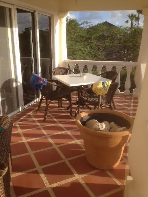 Landslake Apartments Palm Beach