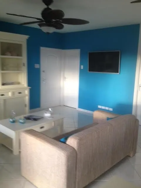 Landslake Apartments Palm Beach