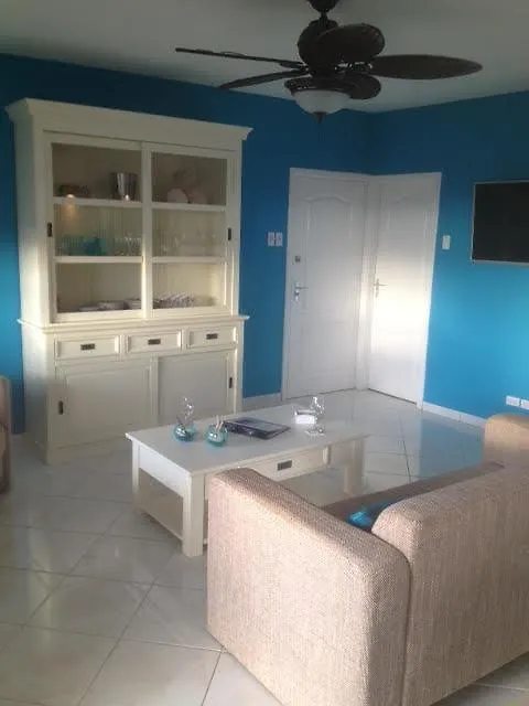 Landslake Apartments Palm Beach