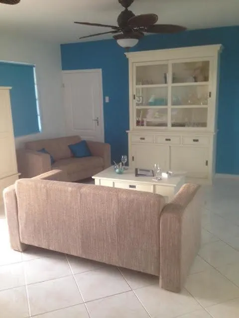 Landslake Apartments Palm Beach