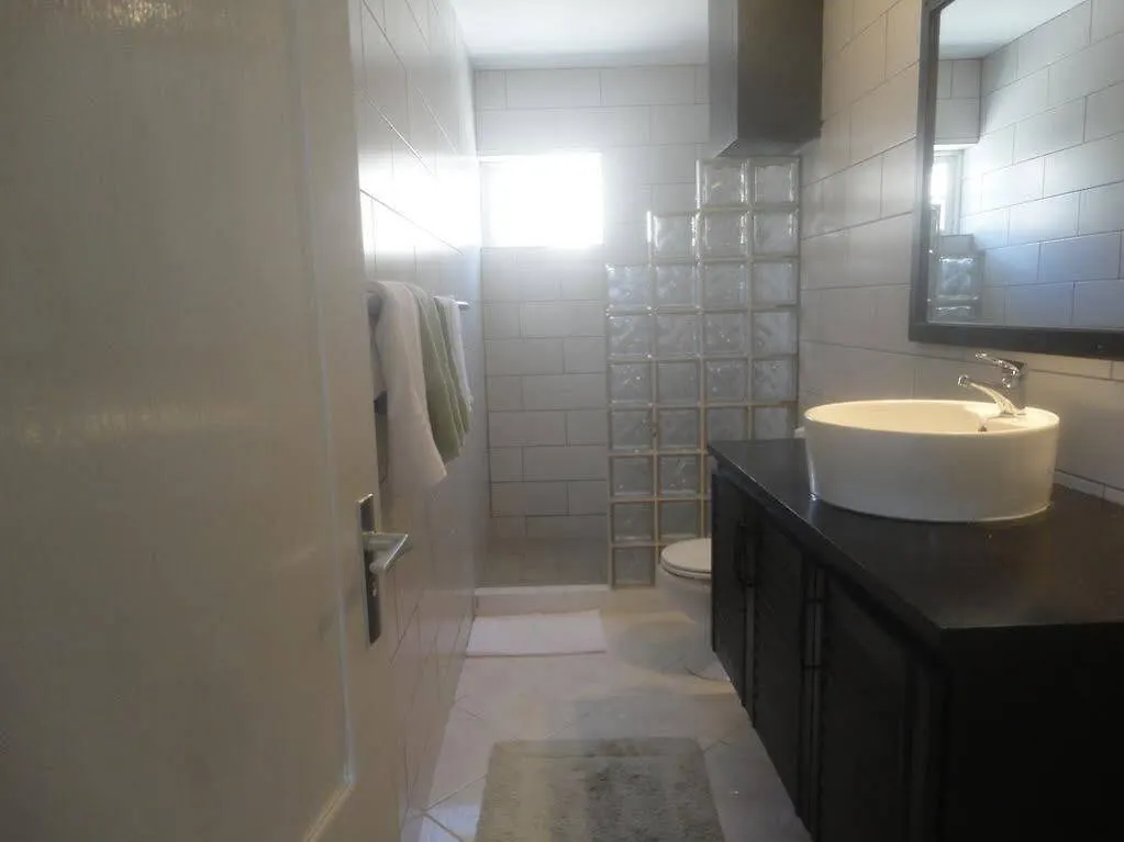 Landslake Apartments Palm Beach